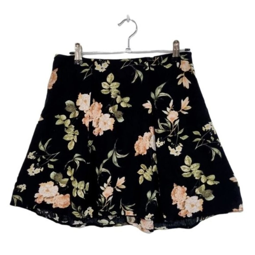 LUCK & TROUBLE Size 6 Black Floral A-Line Flare Mini Skirt